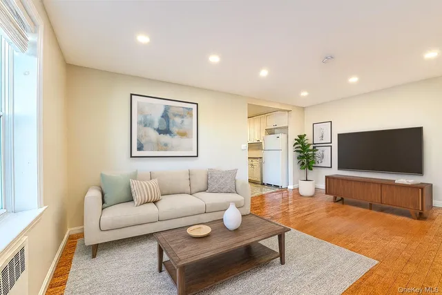 $359,000 | 147-37 38th Avenue, Unit C61 | Murray Hill - Flushing