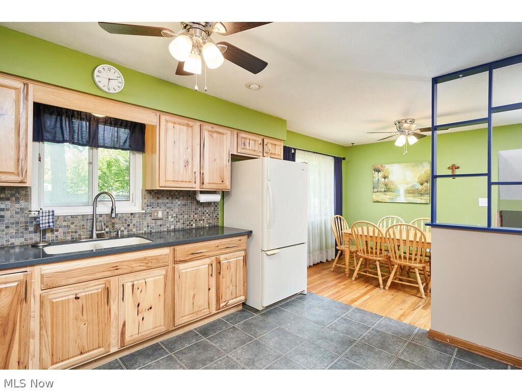 2937 Greenridge Road Barberton, OH 44203 - Photo 5 of 17 Spacious kitchen and eating area