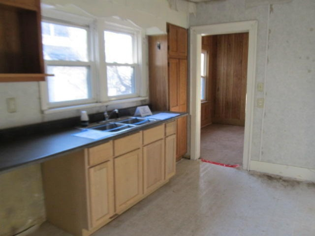 109 Wood Street Three Rivers, MI 49093 - Photo 3 of 17 IMG_8414