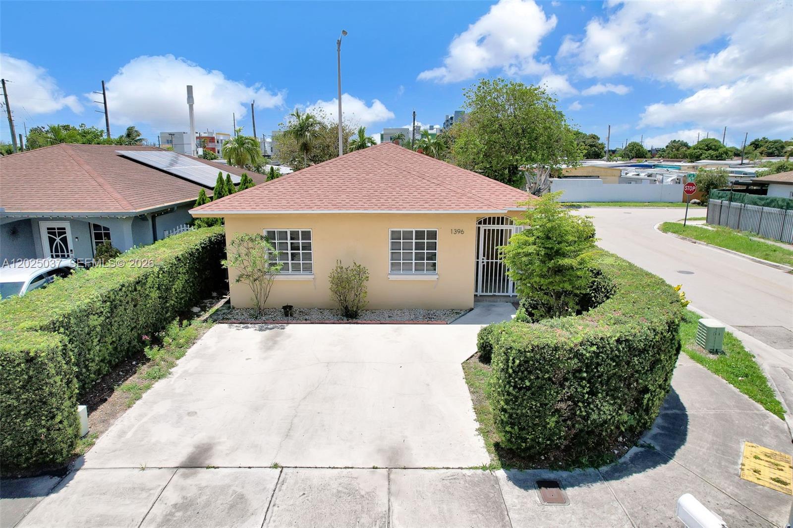 1396 West 30th Street Hialeah, FL 33012 - Photo 4 of 37