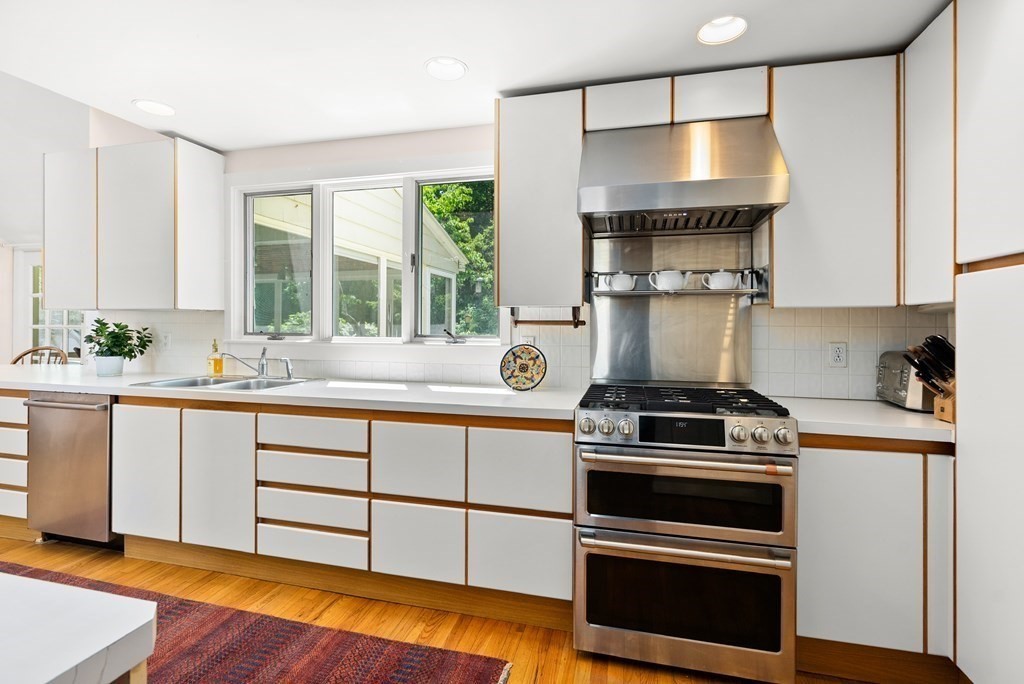 107 Louise Road Belmont, MA 02478 - Photo 10 of 26