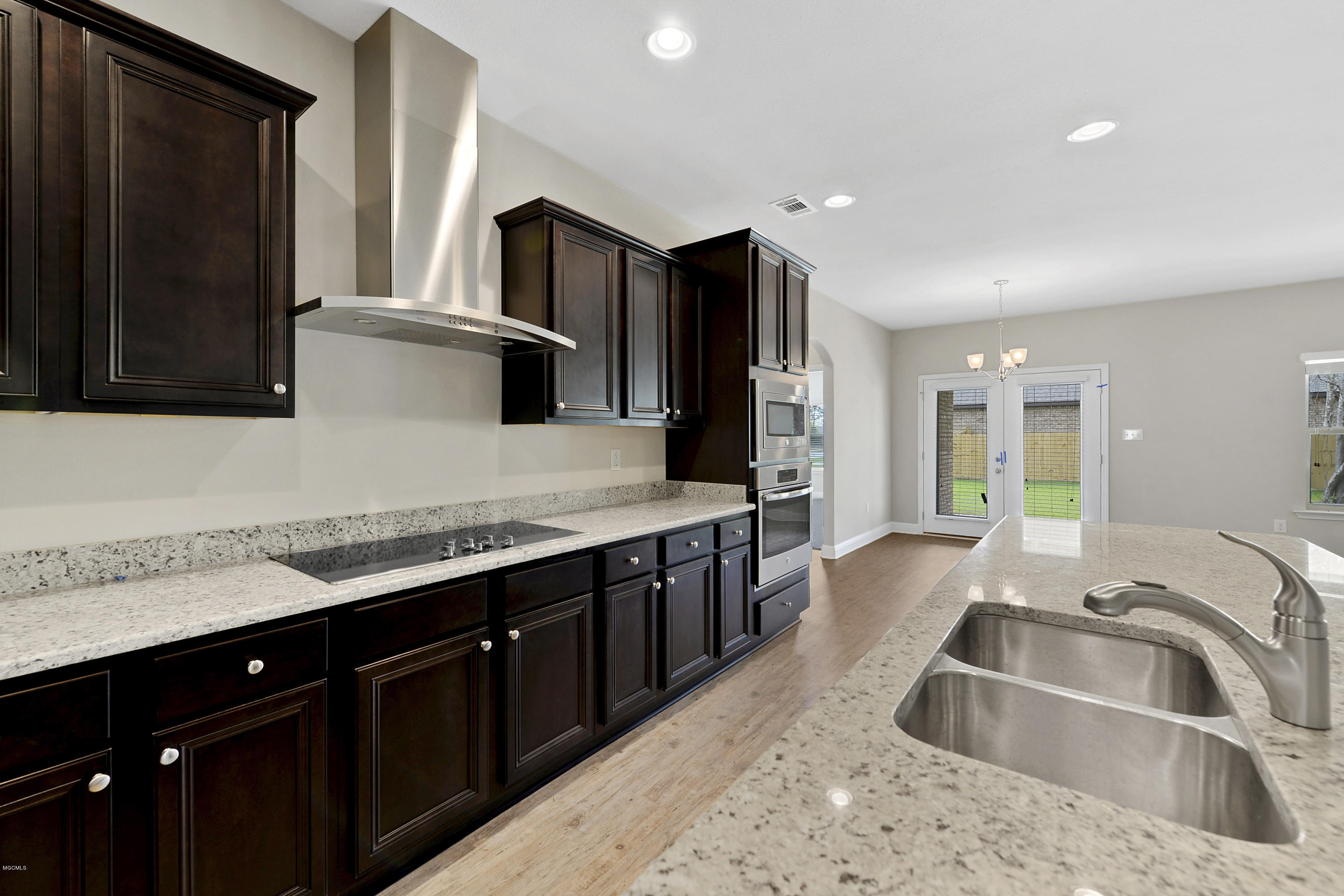 6681 Sugarcane Circle Ocean Springs, MS 39564 - Photo 14 of 29 013