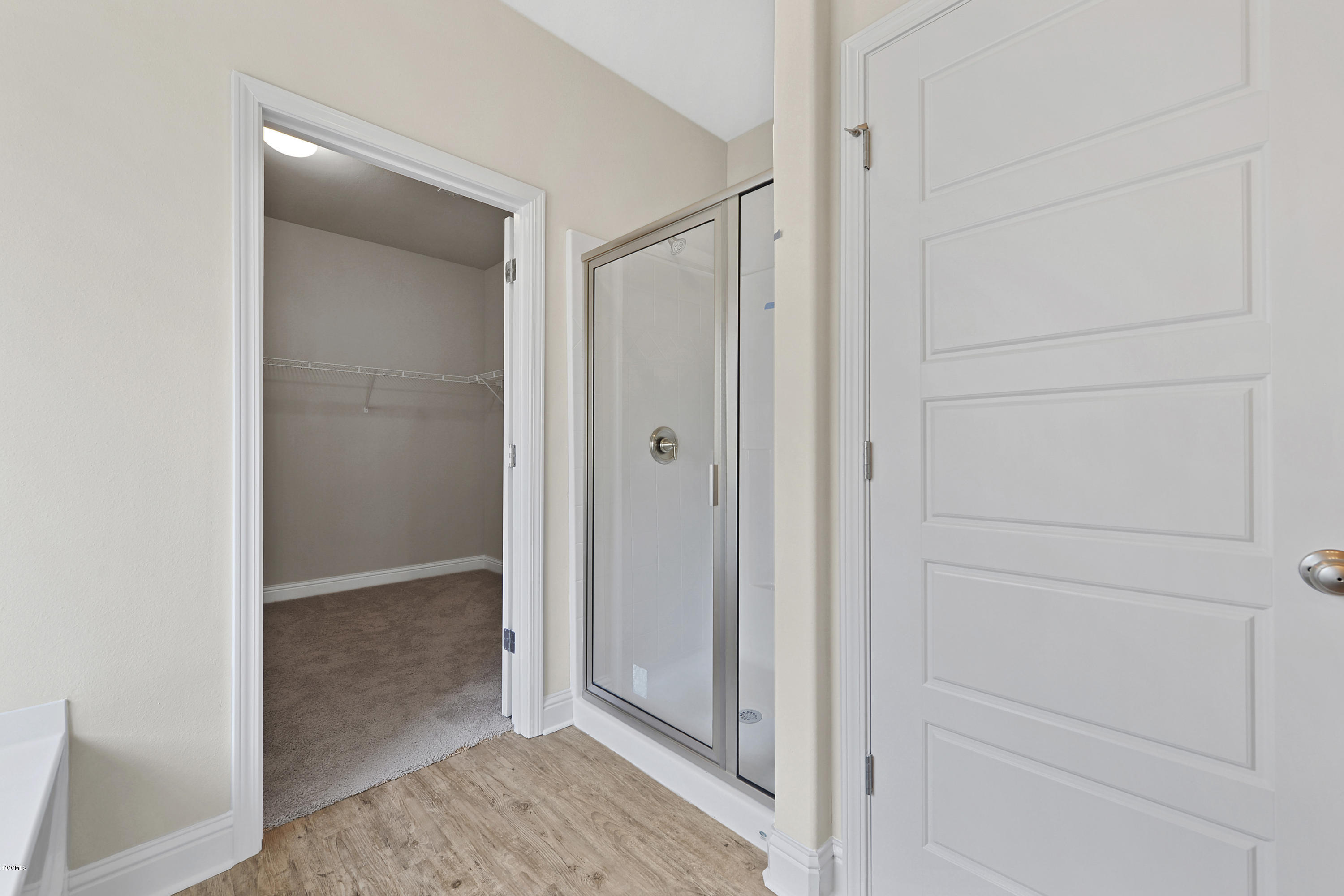 6681 Sugarcane Circle Ocean Springs, MS 39564 - Photo 19 of 29 Master Bathroom
