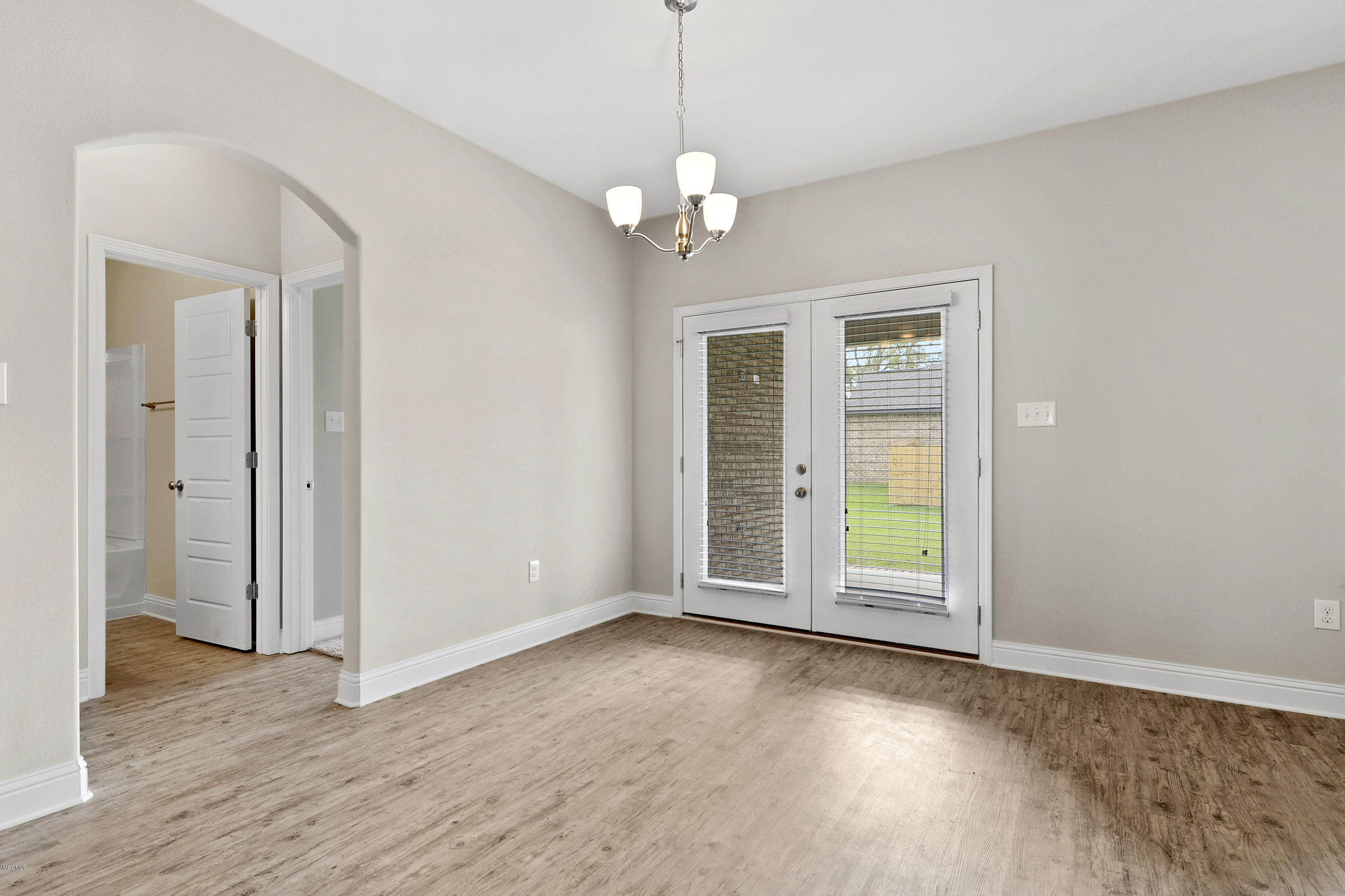 6681 Sugarcane Circle Ocean Springs, MS 39564 - Photo 10 of 29 Breakfast Area