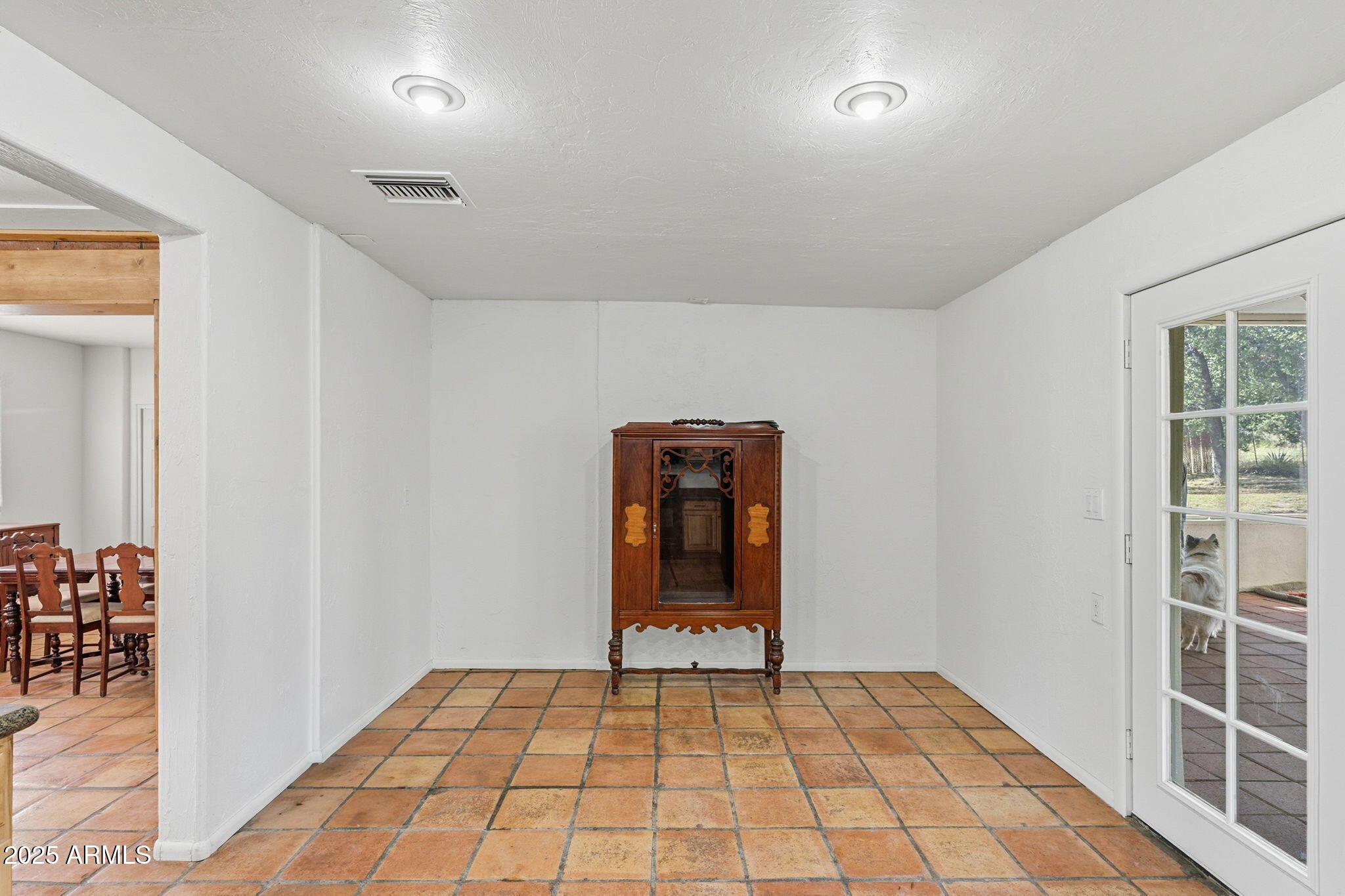 4339 East Wickersham Road Hereford, AZ 85615 - Photo 22 of 51 Eat-in Kitchen Nook