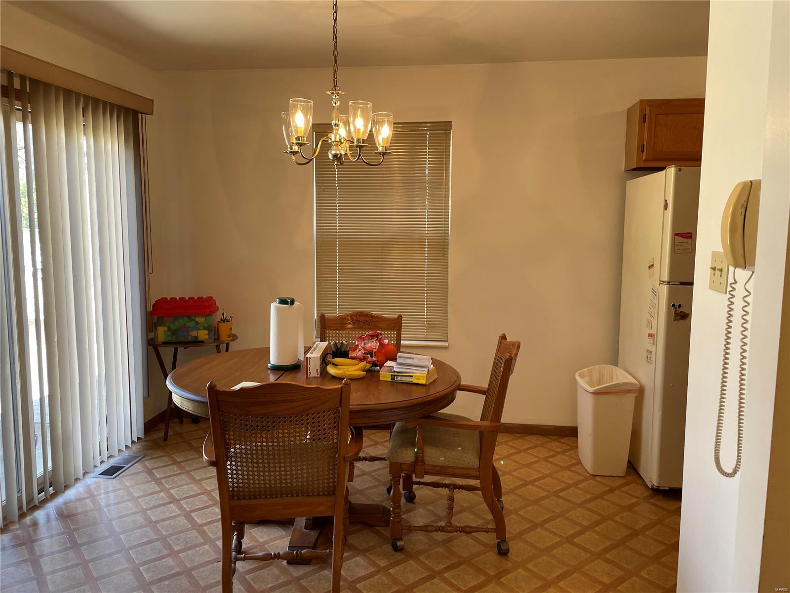 2921 Andover Drive St. Louis, MO 63121 - Photo 6 of 19