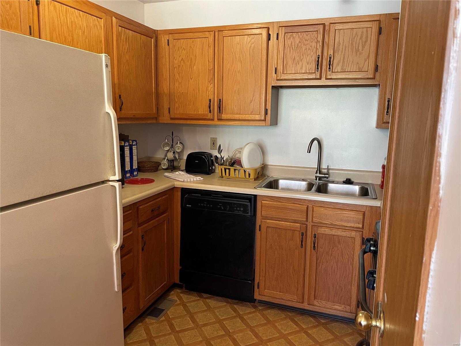 2921 Andover Drive St. Louis, MO 63121 - Photo 7 of 19