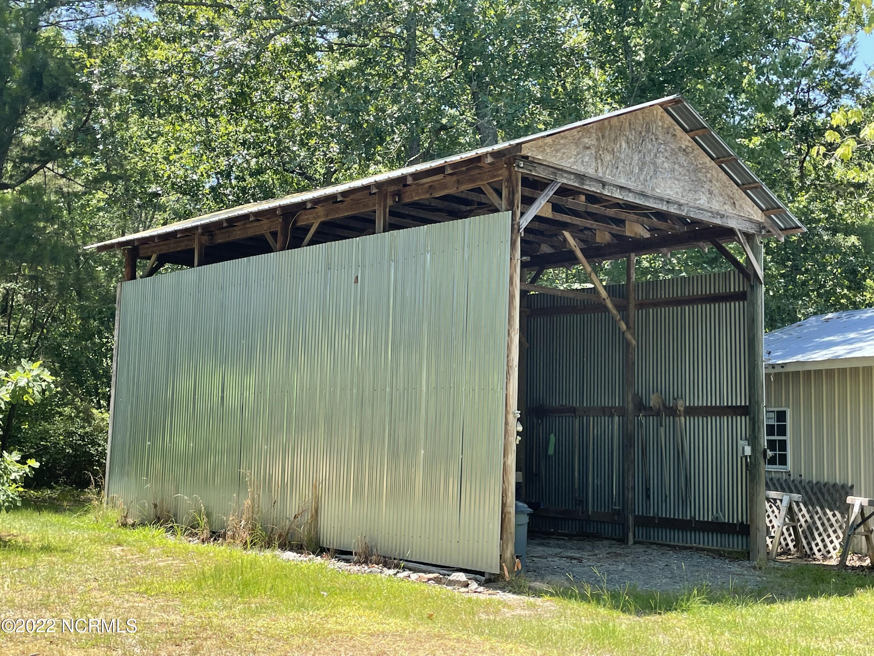 395 Manor Road Carthage, NC 28327 - Photo 9 of 41 395 31