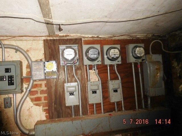 1031 Ansel Road Cleveland, OH 44103 - Photo 6 of 7