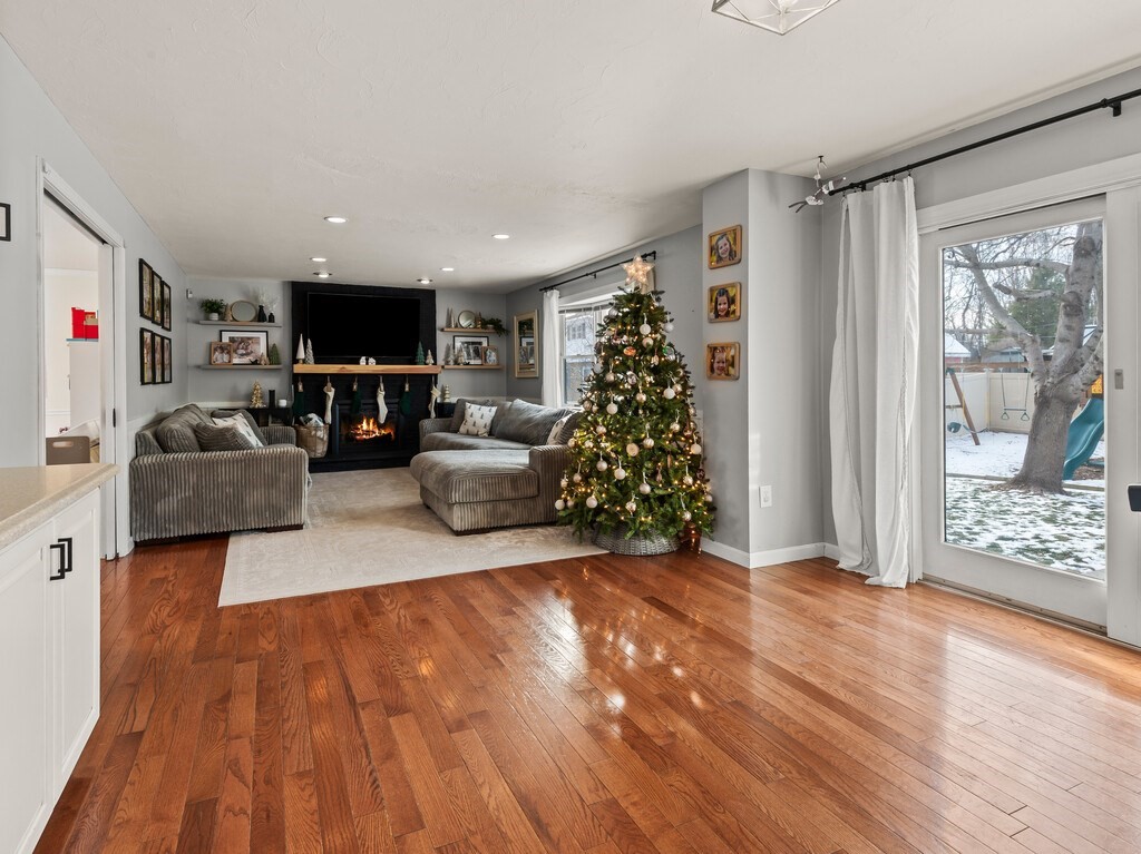 36 Lyons Road Dudley, MA 01571 - Photo 13 of 42