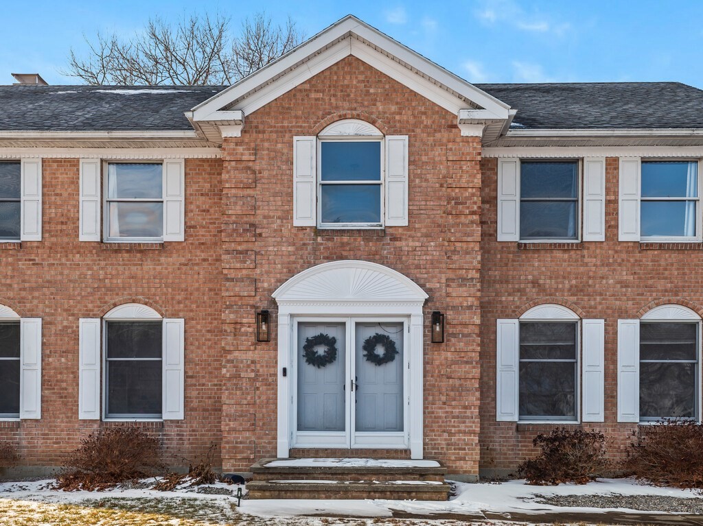 36 Lyons Road Dudley, MA 01571 - Photo 4 of 42