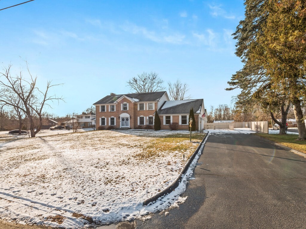 36 Lyons Road Dudley, MA 01571 - Photo 5 of 42