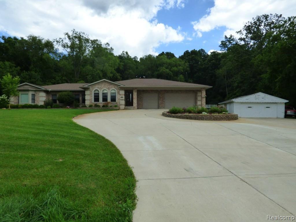 4685 Orion Road Rochester, MI 48306 - Photo 4 of 56 P1250917.jpg