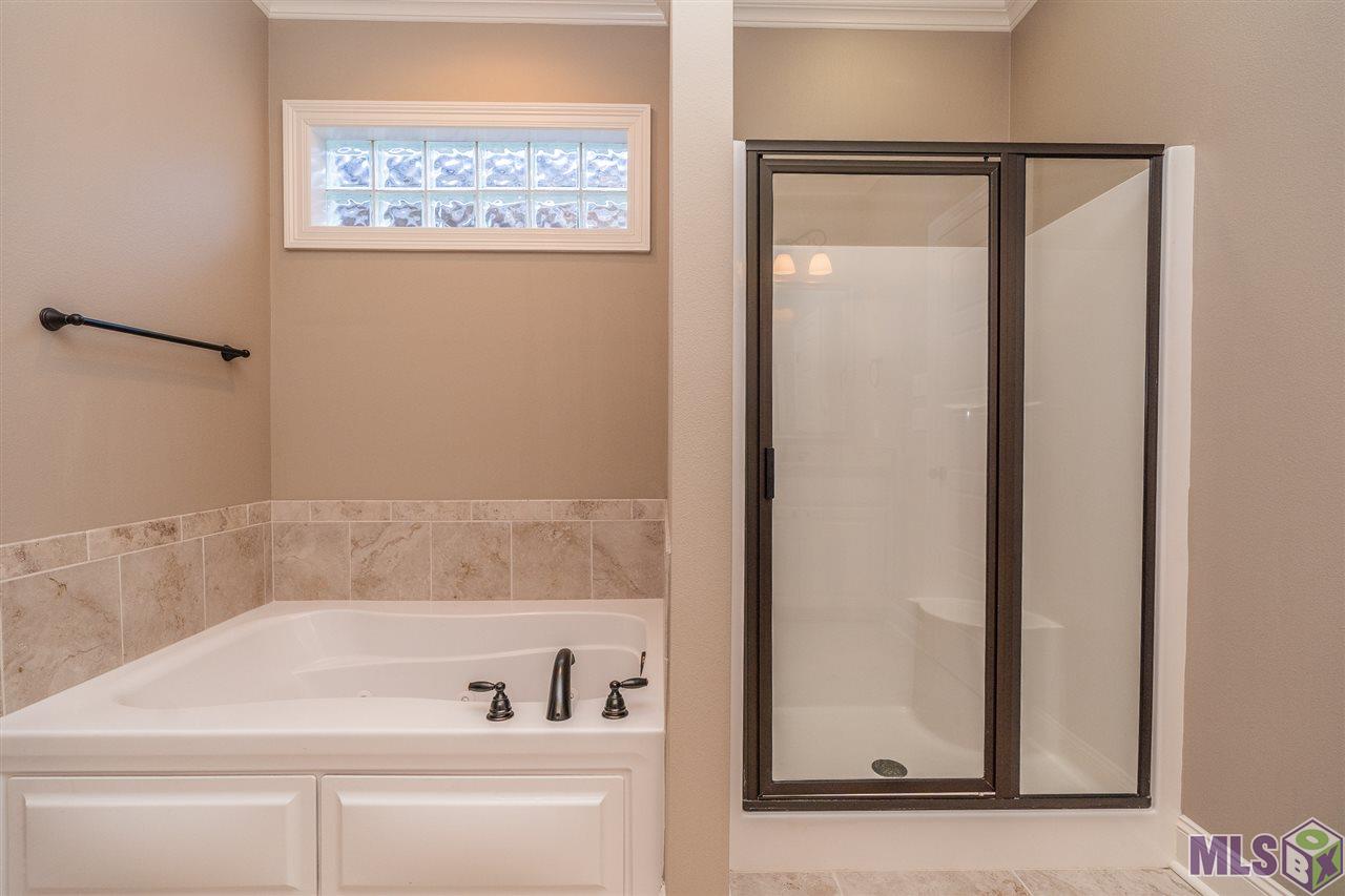 3048 Cresthaven Avenue Baton Rouge, LA 70810 - Photo 5 of 32 Gallery Image 5