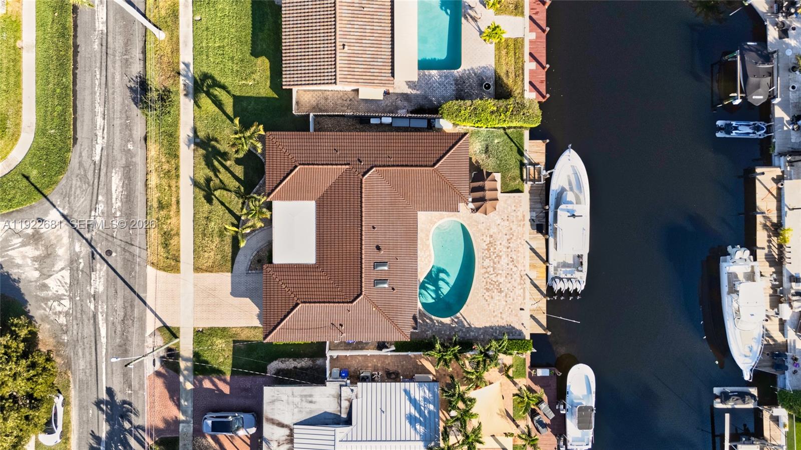 800 Southeast 3rd Terrace Pompano Beach, FL 33060 - Photo 2 of 32