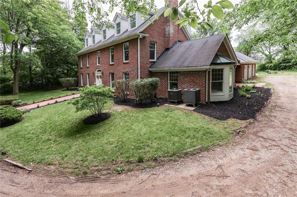 3709 Thompson Road Indianapolis, IN 46237 - Photo 3 of 44 Gallery Image 3