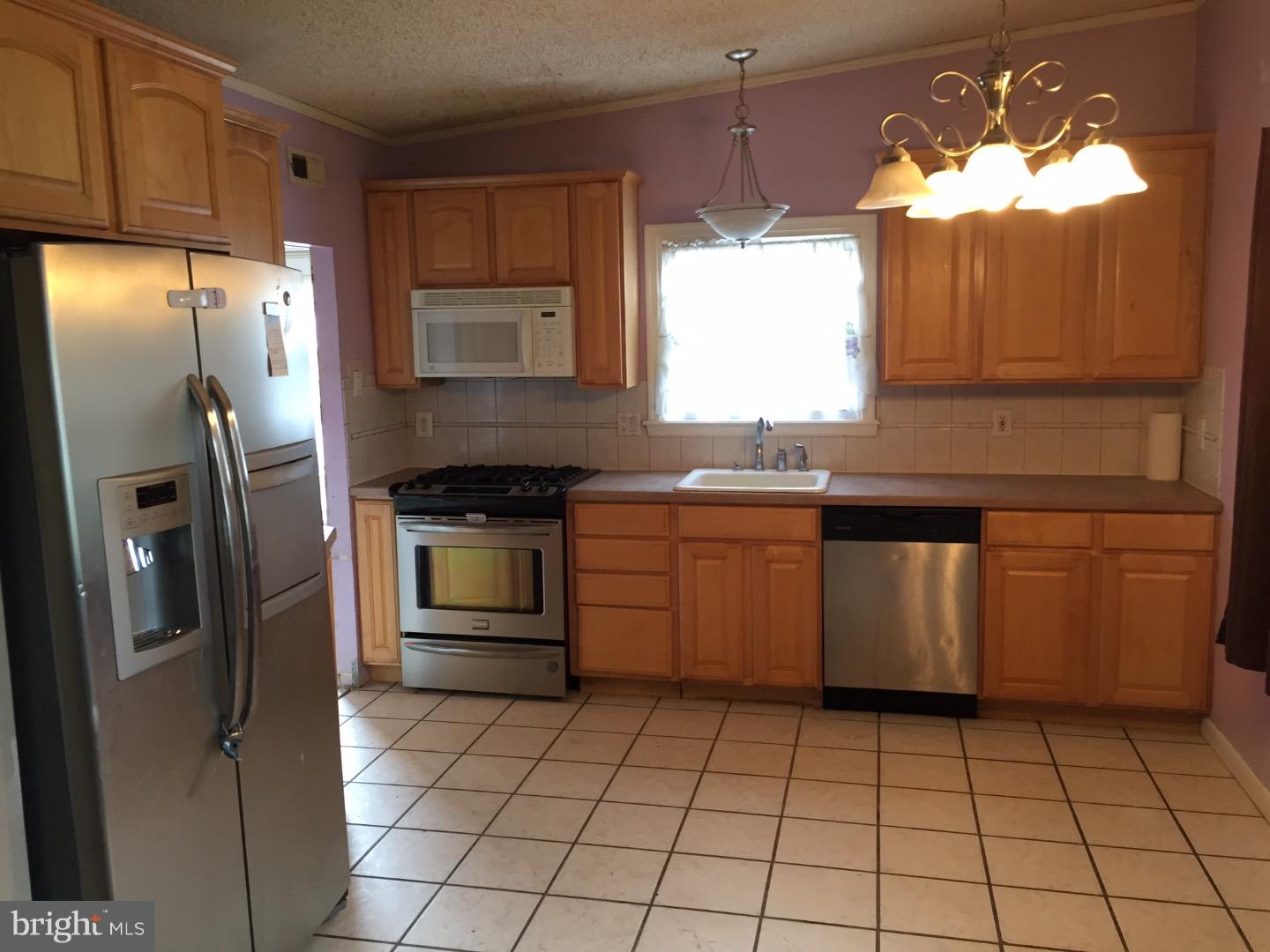 9354 Rising Sun Avenue Philadelphia, PA 19115 - Photo 2 of 9 Gallery Image 2