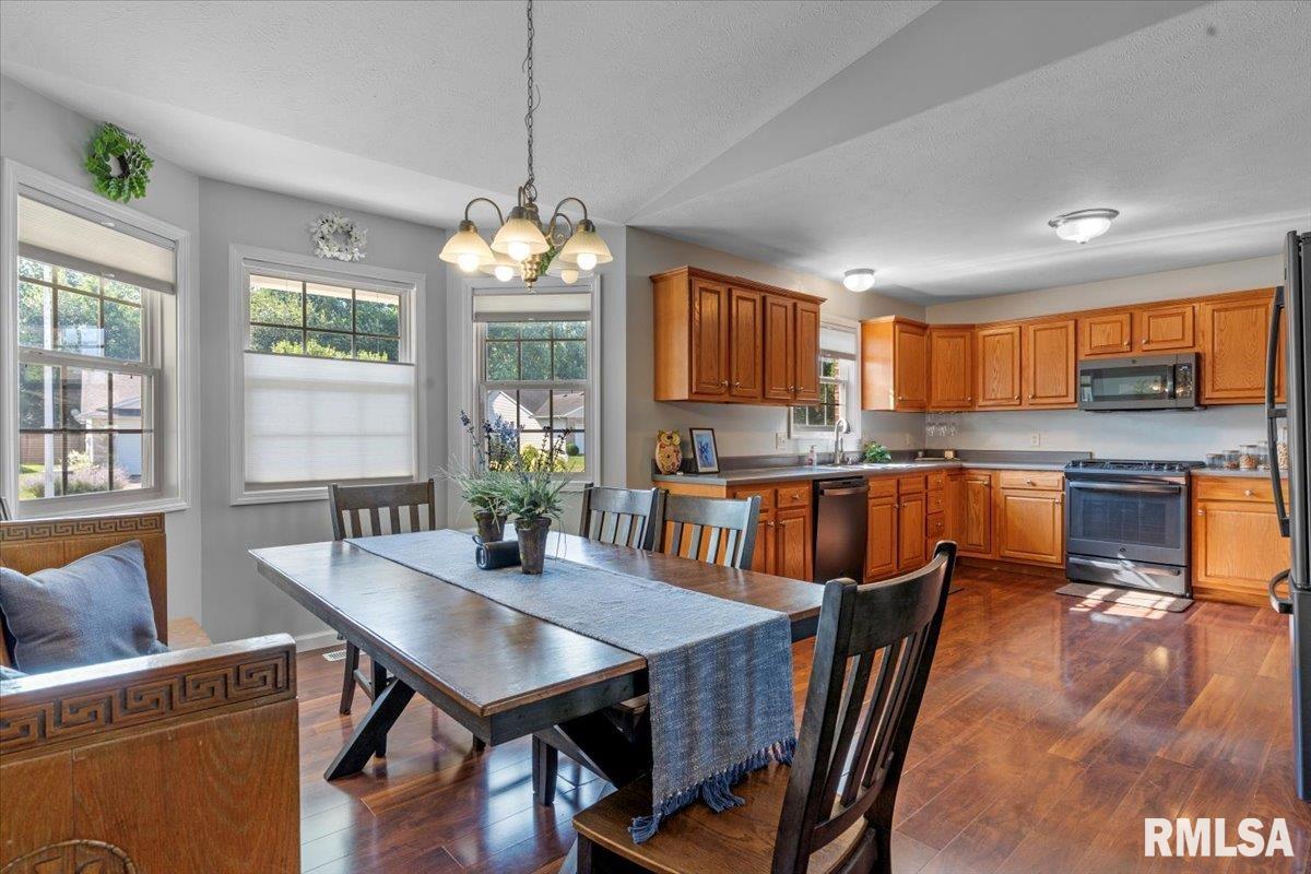 4711 Johanne Court Springfield, IL 62711 - Photo 10 of 39 Gallery Image 10
