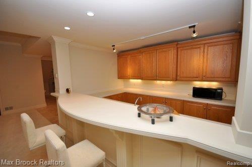 42 Hidden Ridge Bloomfield Hills, MI 48304 - Photo 18 of 25 Finished Lower Level Kitchen