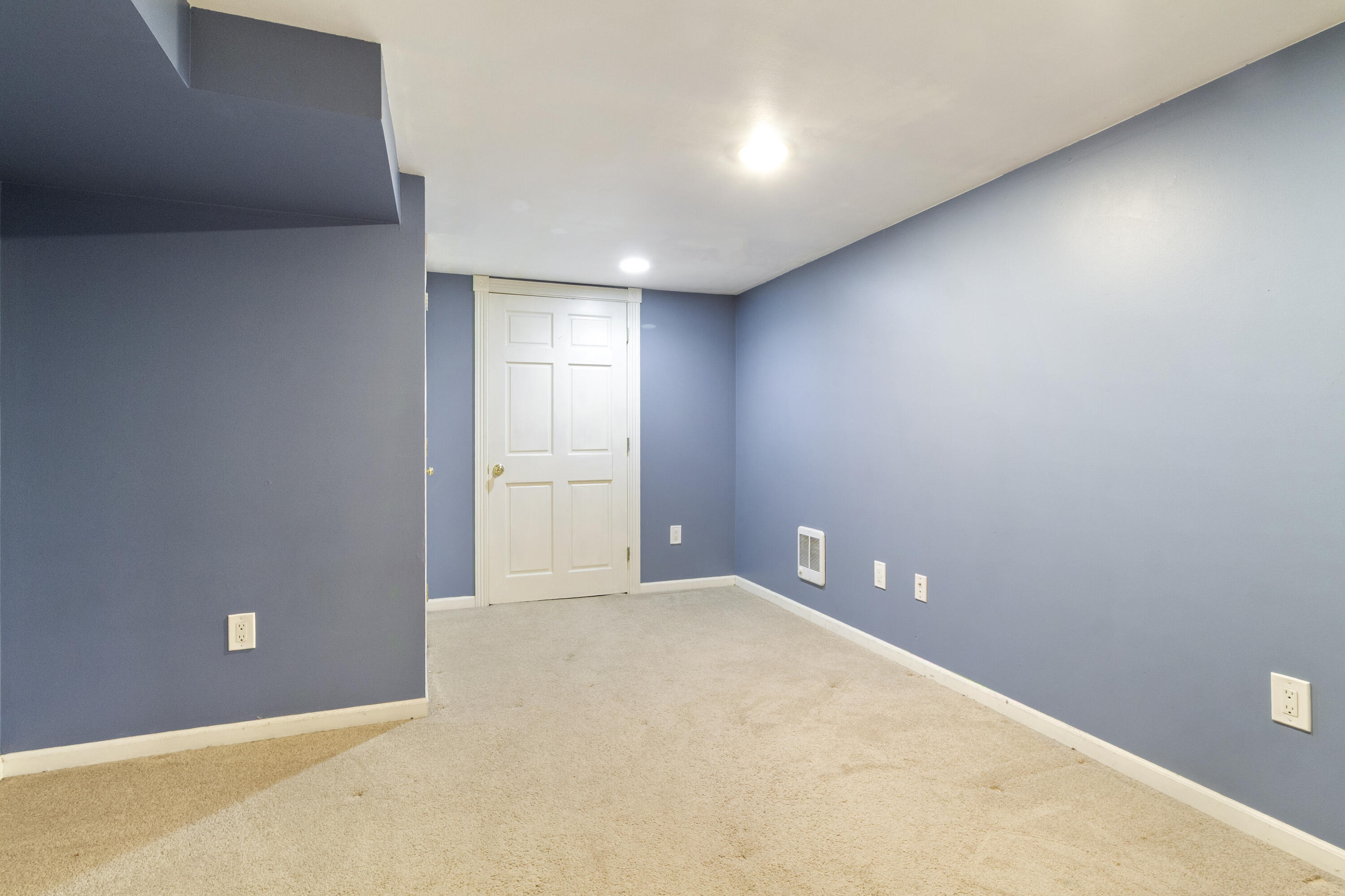 407 East Elizabeth Drive Crown Point, IN 46307 - Photo 20 of 24 a view of an empty room