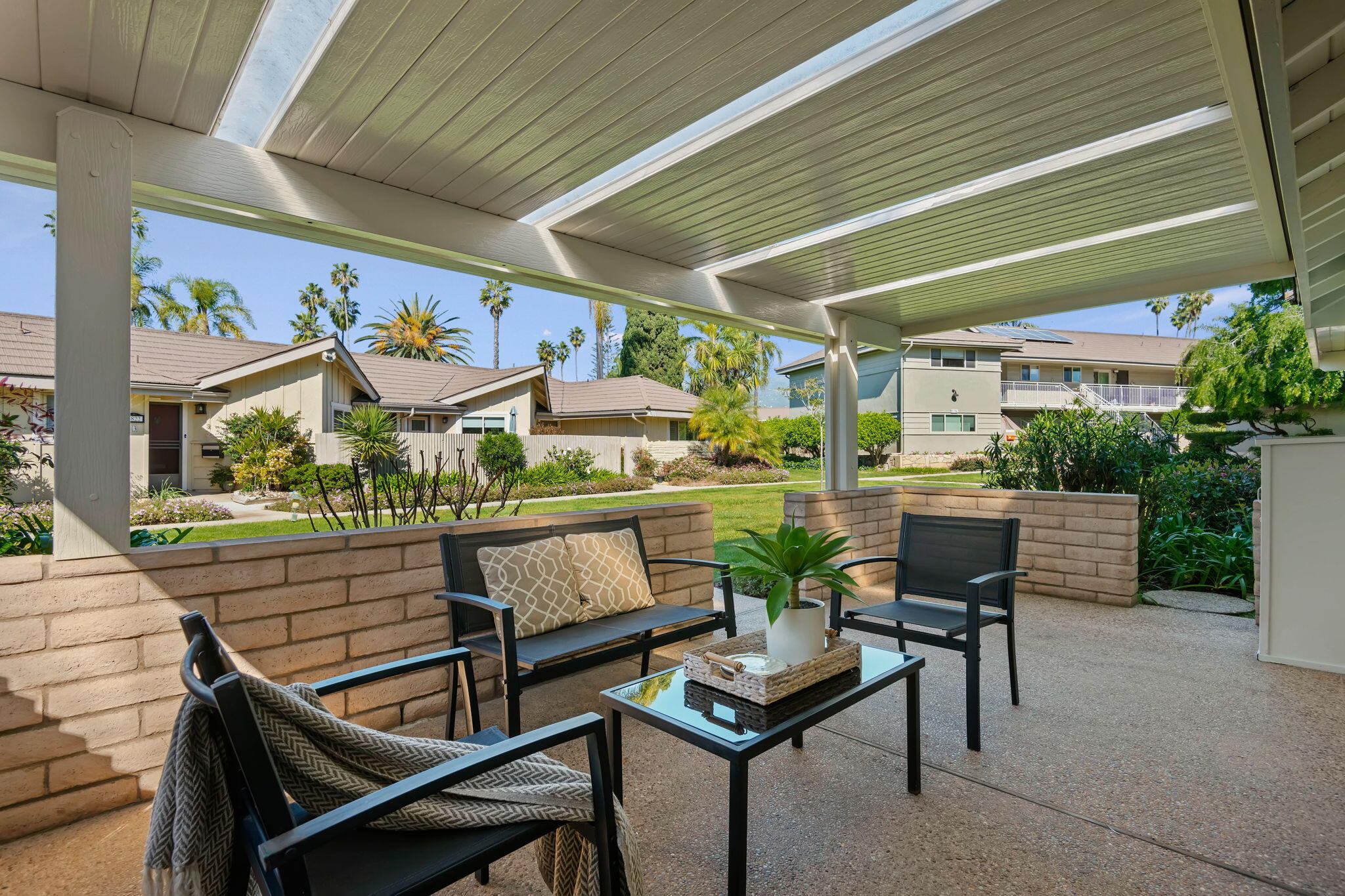 5820 Encina Road, Unit 1 Goleta, CA 93117 - Photo 11 of 38 11-Side Patio