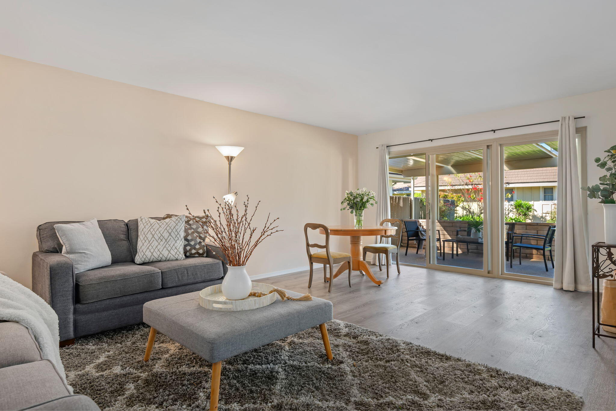 5820 Encina Road, Unit 1 Goleta, CA 93117 - Photo 12 of 38 12-Living Room
