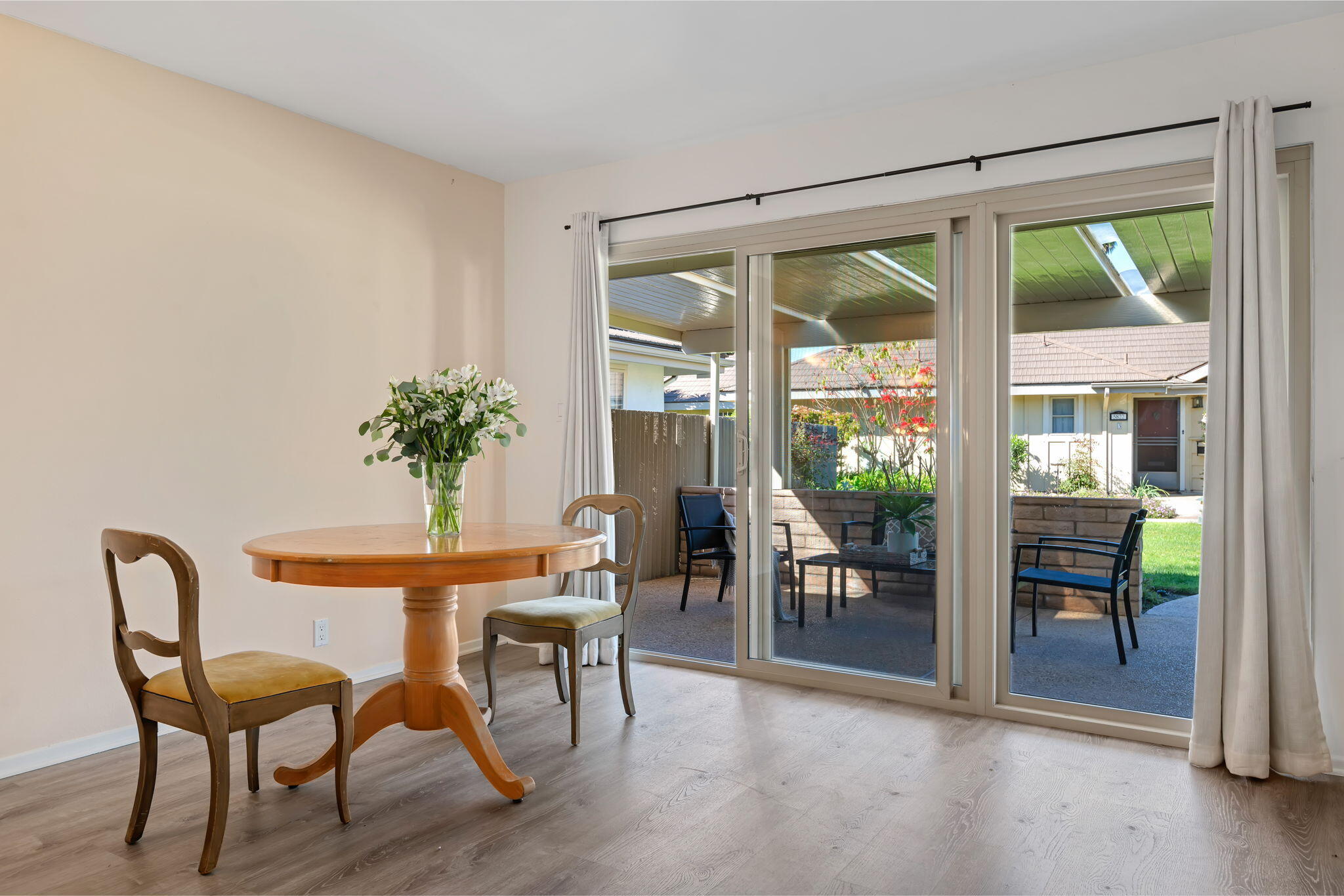 5820 Encina Road, Unit 1 Goleta, CA 93117 - Photo 16 of 38 16-Dining