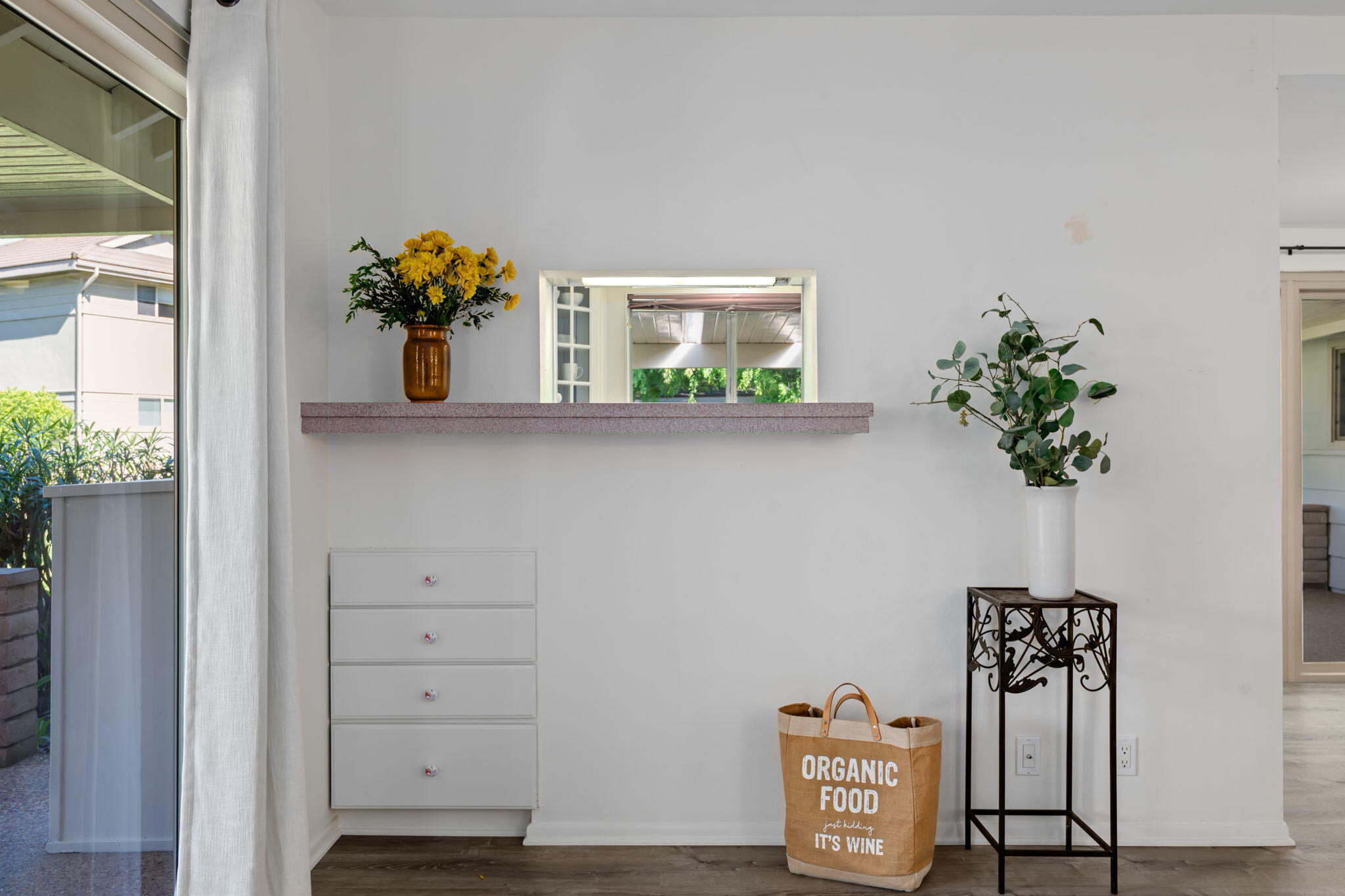 5820 Encina Road, Unit 1 Goleta, CA 93117 - Photo 17 of 38 17-Dining