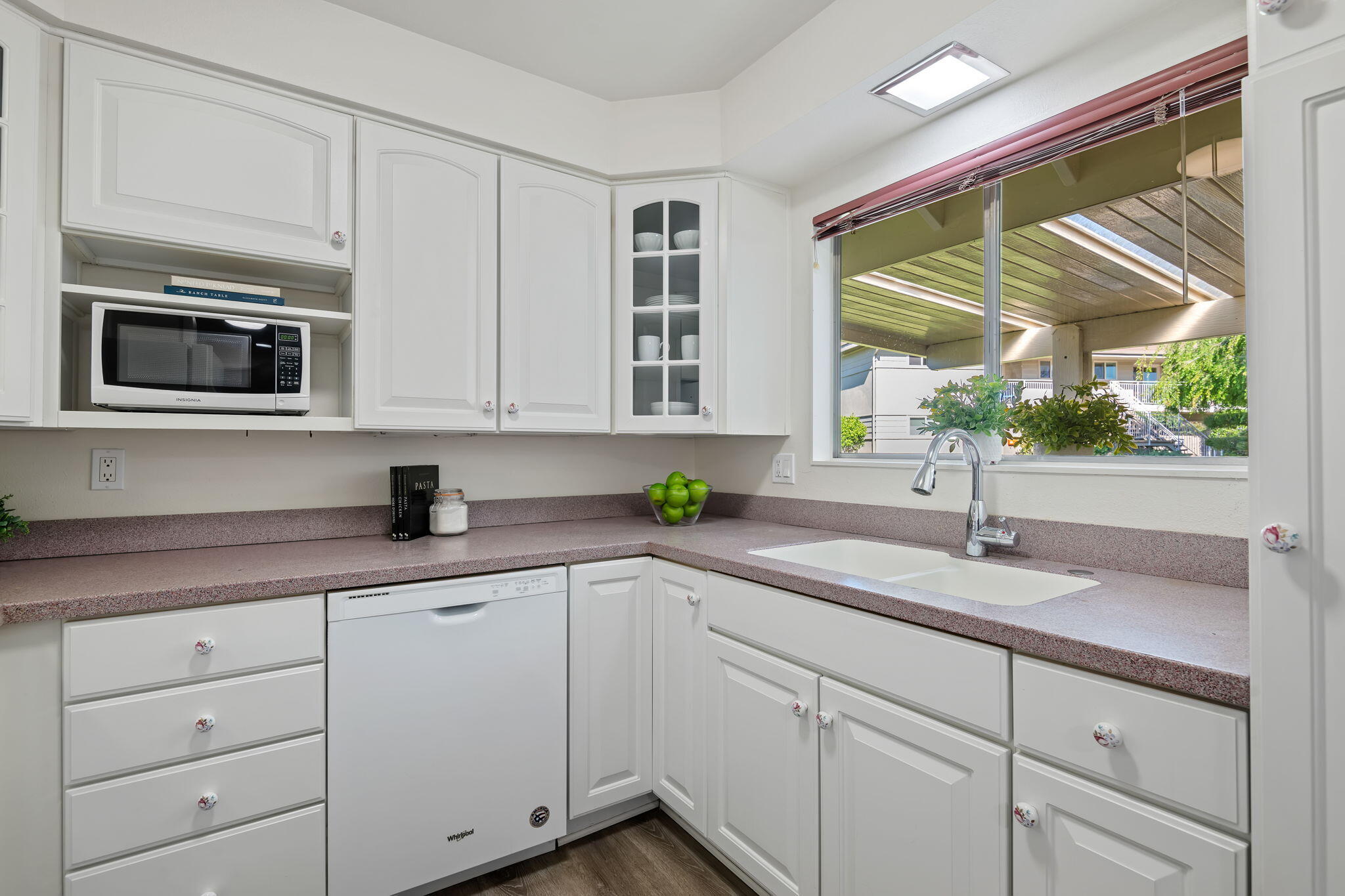 5820 Encina Road, Unit 1 Goleta, CA 93117 - Photo 19 of 38 19-Kitchen