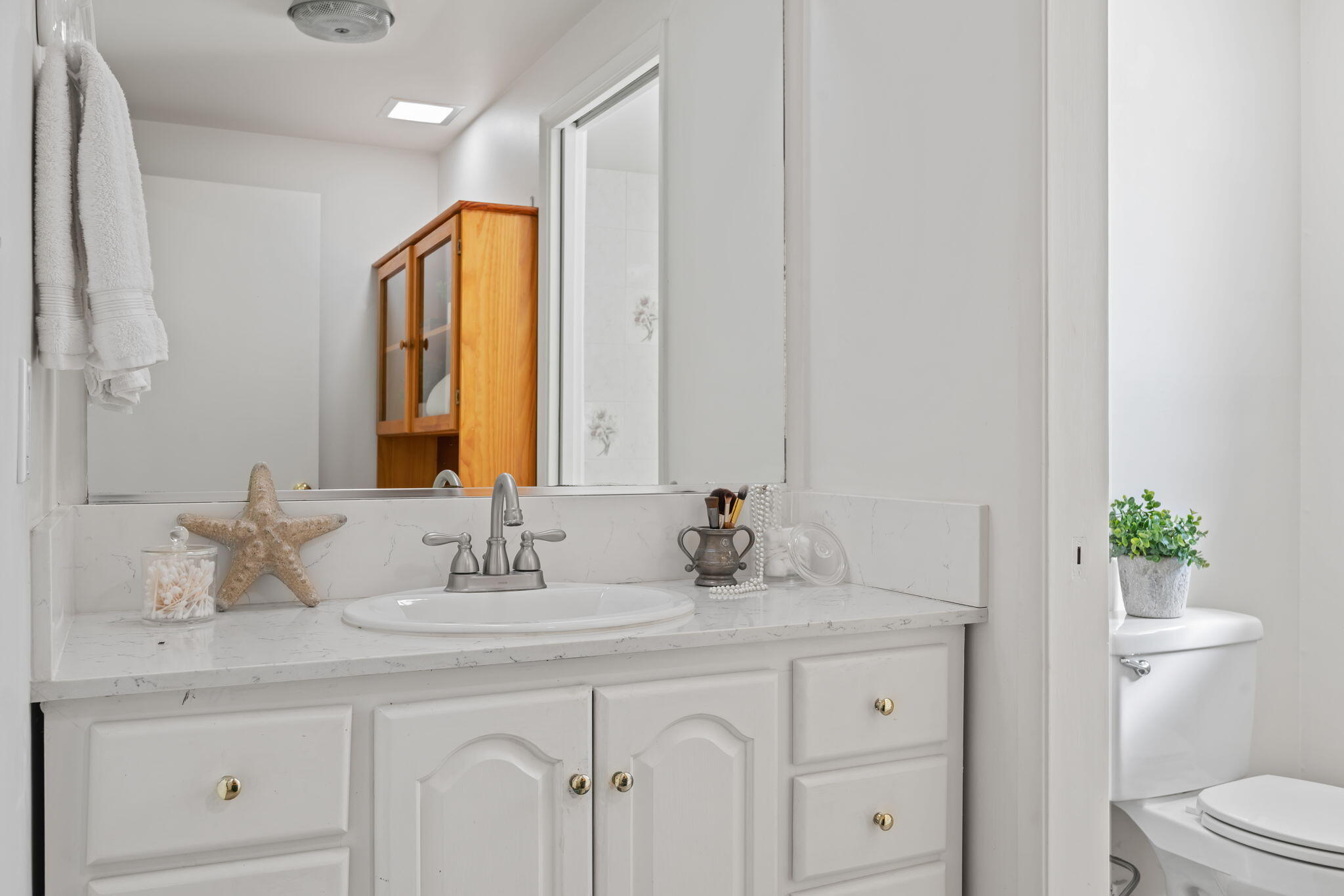 5820 Encina Road, Unit 1 Goleta, CA 93117 - Photo 24 of 38 24-Bathroom
