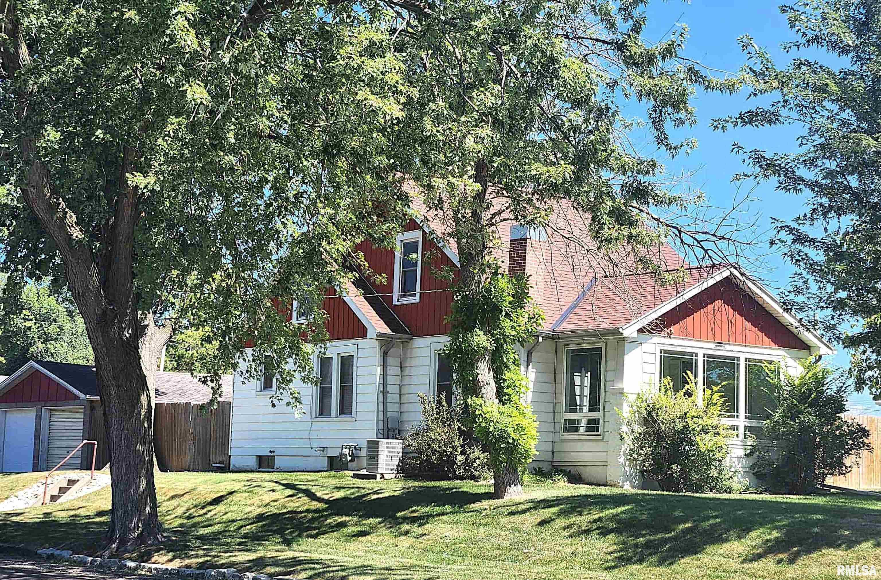 1501 Sycamore Street Quincy, IL 62301 - Photo 1 of 31