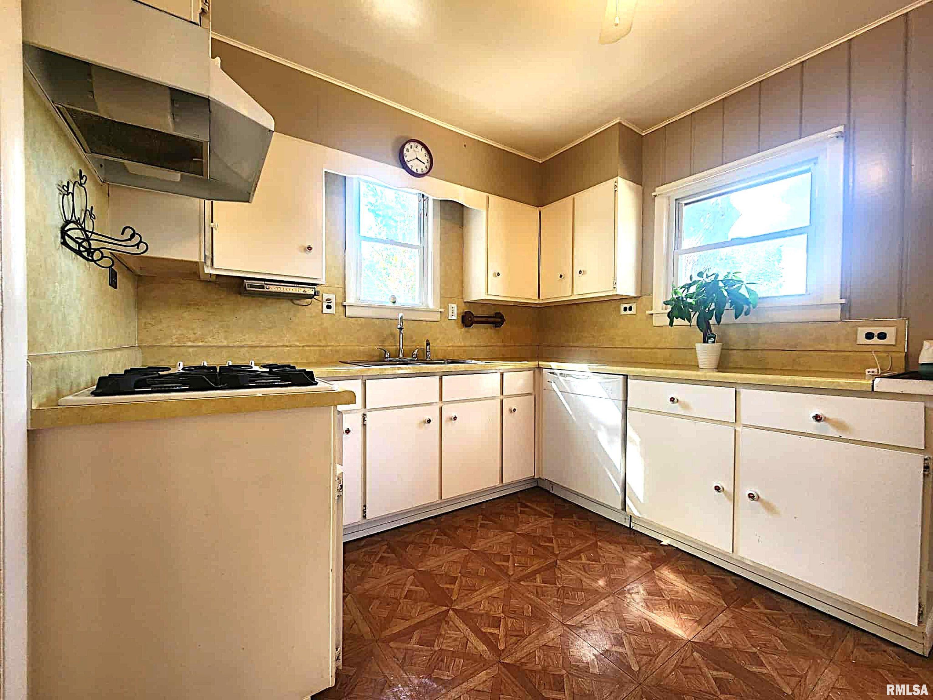 1501 Sycamore Street Quincy, IL 62301 - Photo 8 of 31