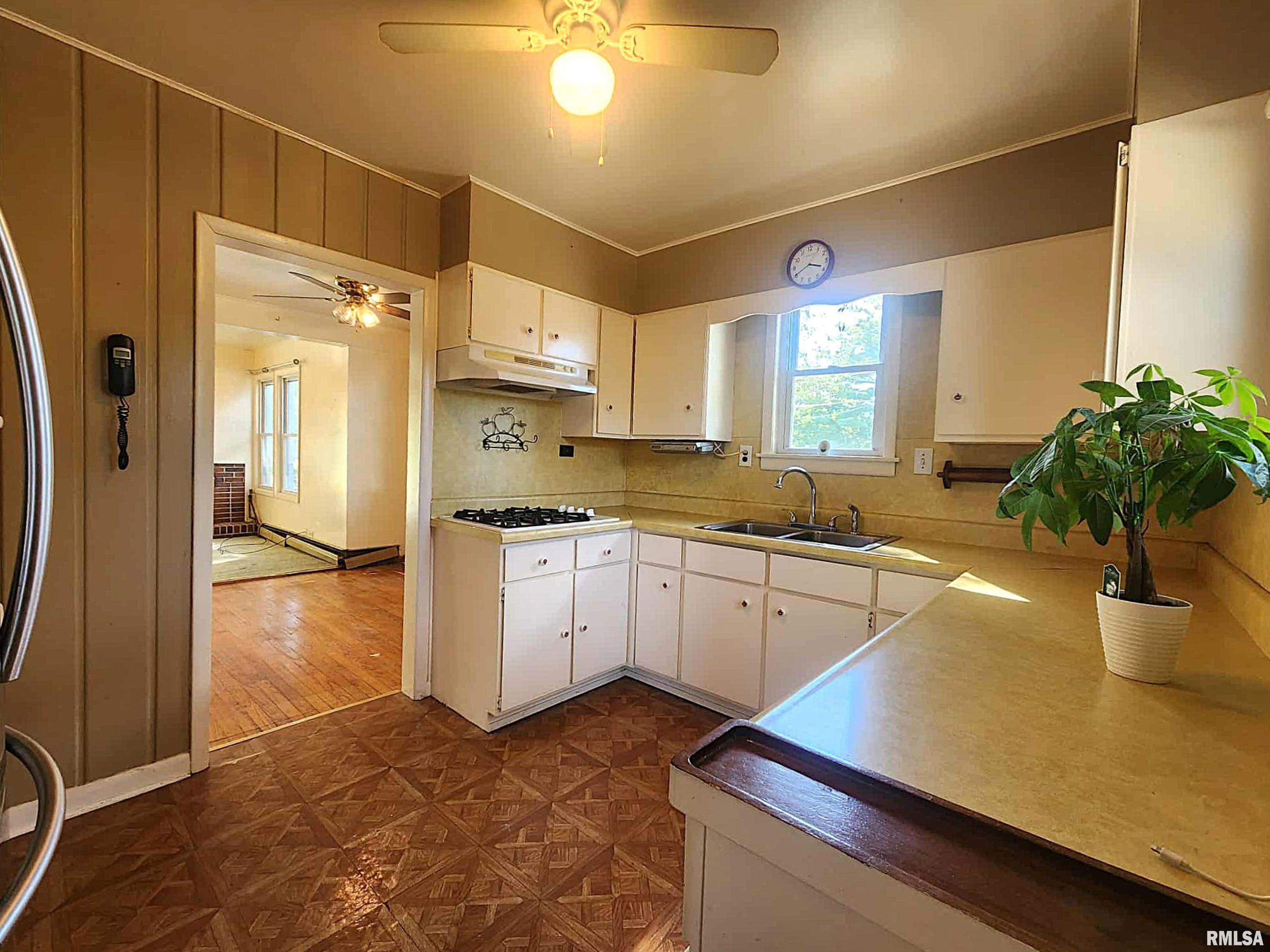 1501 Sycamore Street Quincy, IL 62301 - Photo 9 of 31