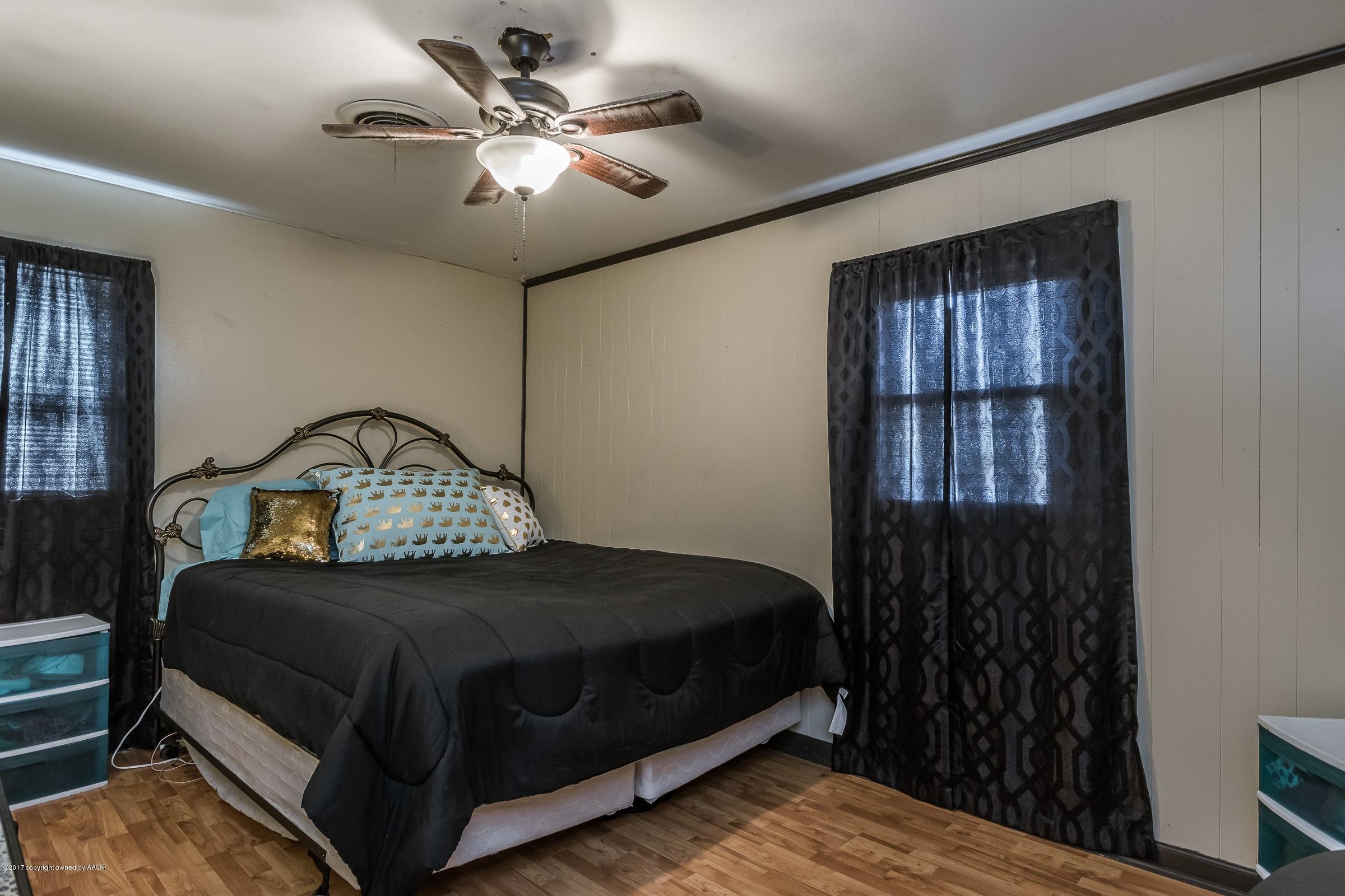 4308 Crockett Street Amarillo, TX 79110 - Photo 9 of 18 008_Master Bedroom_
