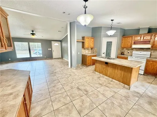 $130,000 | 3745 Highway 107, Pineville, LA 71360