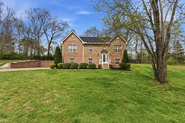 $579,900 | 2034 Christy Lane, Greenbrier, TN 37073