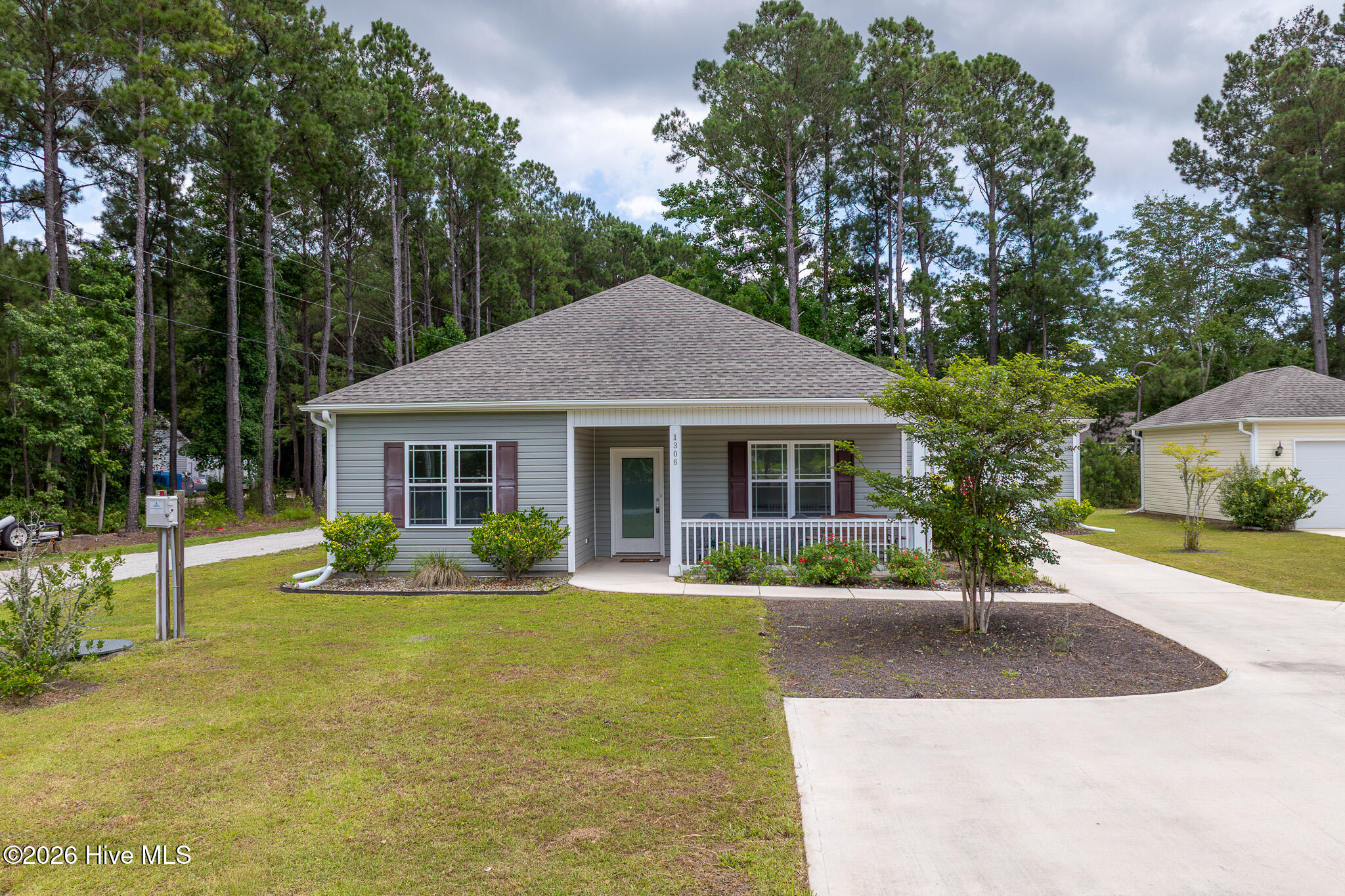 1306 Old Folkstone Road Sneads Ferry, NC 28460 - Photo 2 of 38
