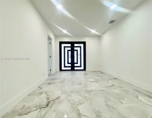 $5,695 | 1649 Northeast 8th Avenue, Fort Lauderdale, FL 33305