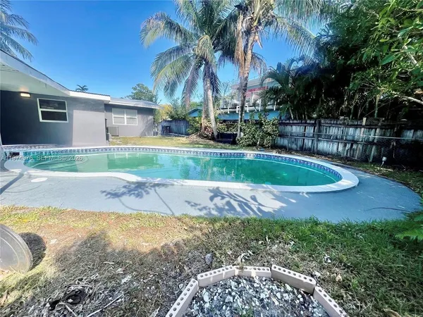 $5,695 | 1649 Northeast 8th Avenue, Fort Lauderdale, FL 33305