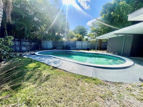 $5,695 | 1649 Northeast 8th Avenue, Fort Lauderdale, FL 33305