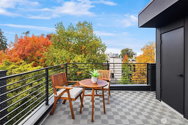 $699,990 | 1120 16th Avenue, Unit C, Seattle, WA 98122