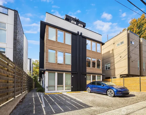 $699,990 | 1120 16th Avenue, Unit C, Seattle, WA 98122