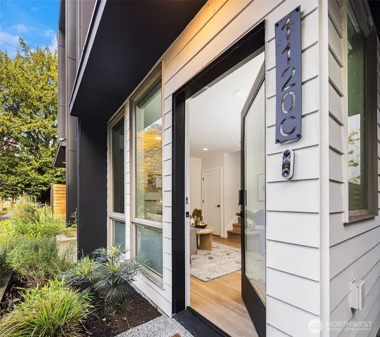 $699,990 | 1120 16th Avenue, Unit C, Seattle, WA 98122