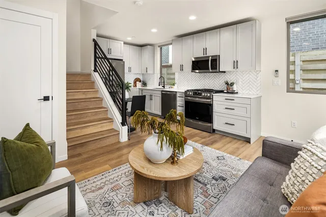 $699,990 | 1120 16th Avenue, Unit C, Seattle, WA 98122