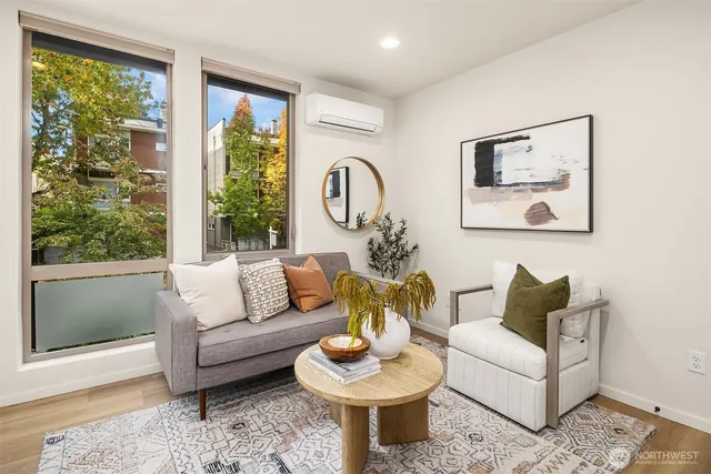 $699,990 | 1120 16th Avenue, Unit C, Seattle, WA 98122