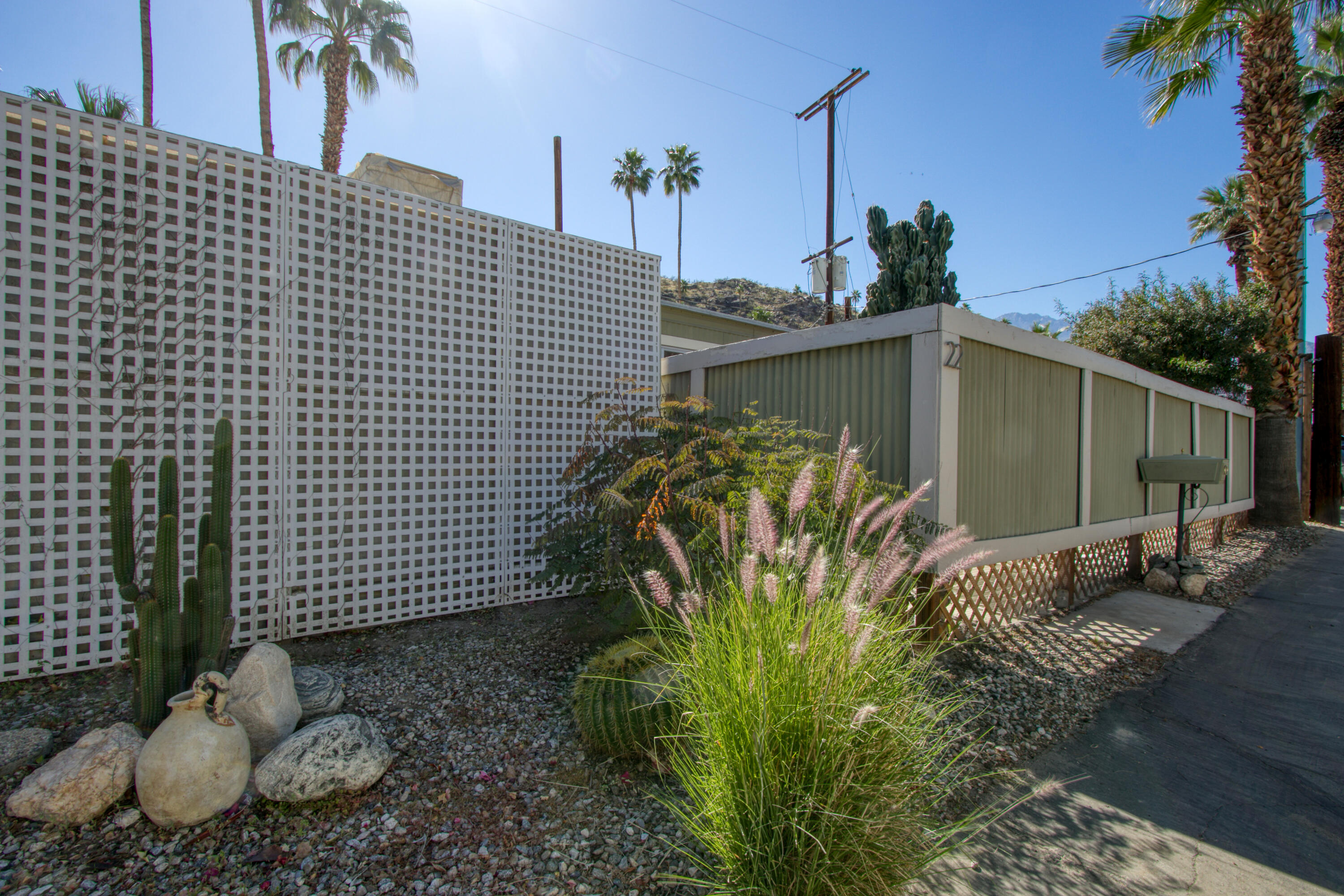 22 Jupiter Street Palm Springs, CA 92264 - Photo 2 of 19 PHTINA_IMG_0703_18 copy