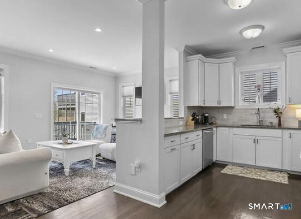 928 Reef Road Fairfield, CT 06824 - Photo 13 of 15