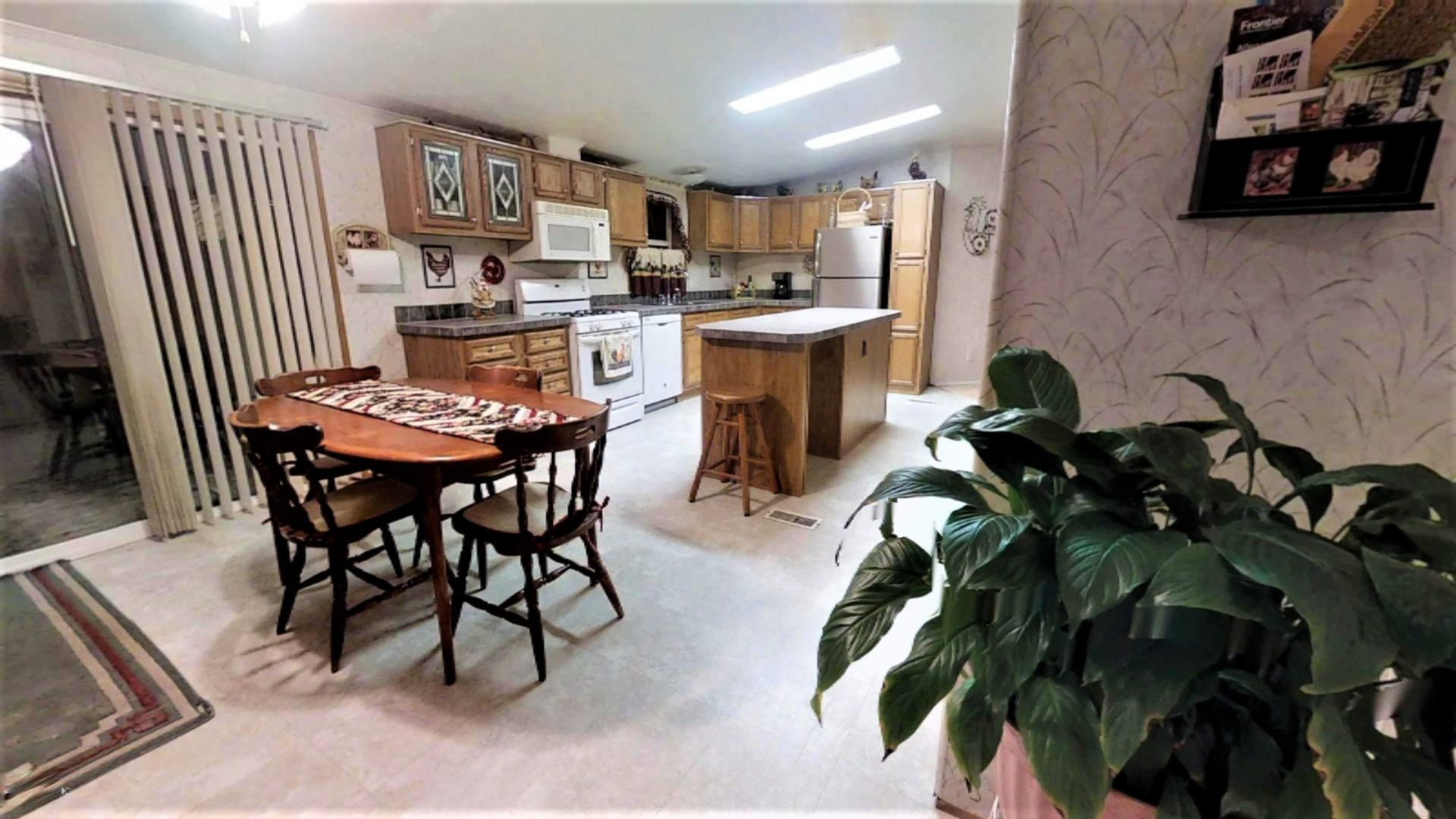 4363 Moore Road Allegan, MI 49010 - Photo 8 of 14 EATING AREA