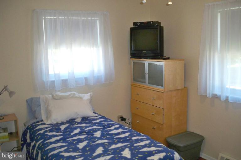 1009 Dunholme Road Reisterstown, MD 21136 - Photo 12 of 25 Bedroom