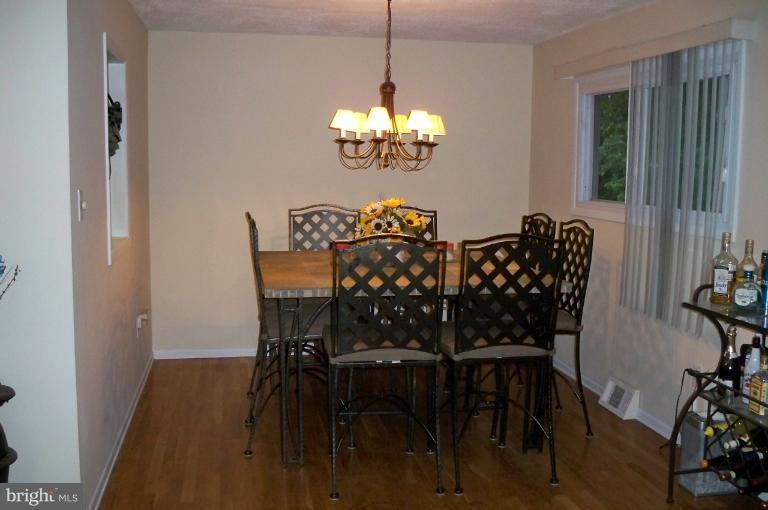 1009 Dunholme Road Reisterstown, MD 21136 - Photo 20 of 25 Dining Room